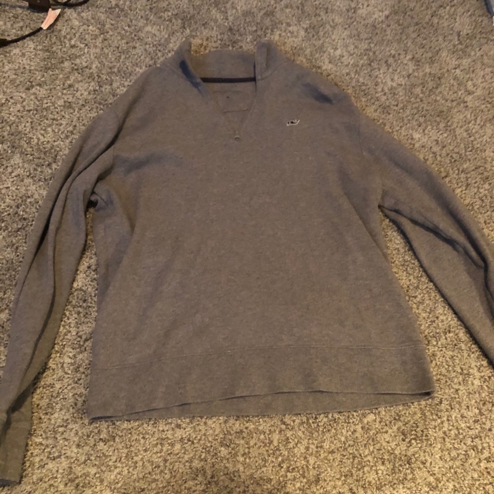 Vineyard vines pull over